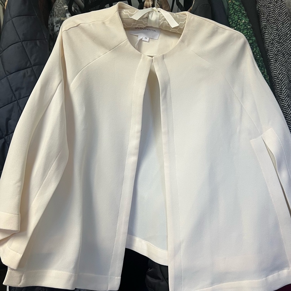 BCBG Cape XS